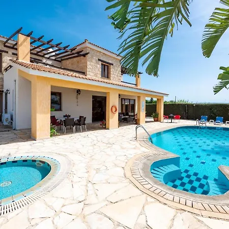 וילה Efi's Stone House-stunning Sea & Mountain Views *
