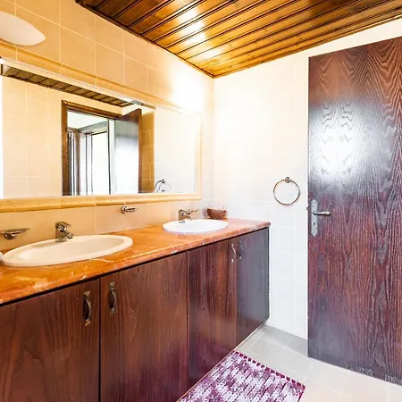 Efi's Stone House-stunning Sea & Mountain Views * ארגאקה